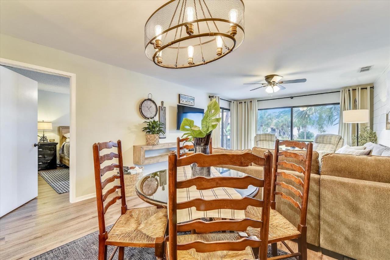 Edgewater #2108 - 2 Bedroom 2bath Sleeps 8, Free Gas Card & Free Fun! Panama City Beach
